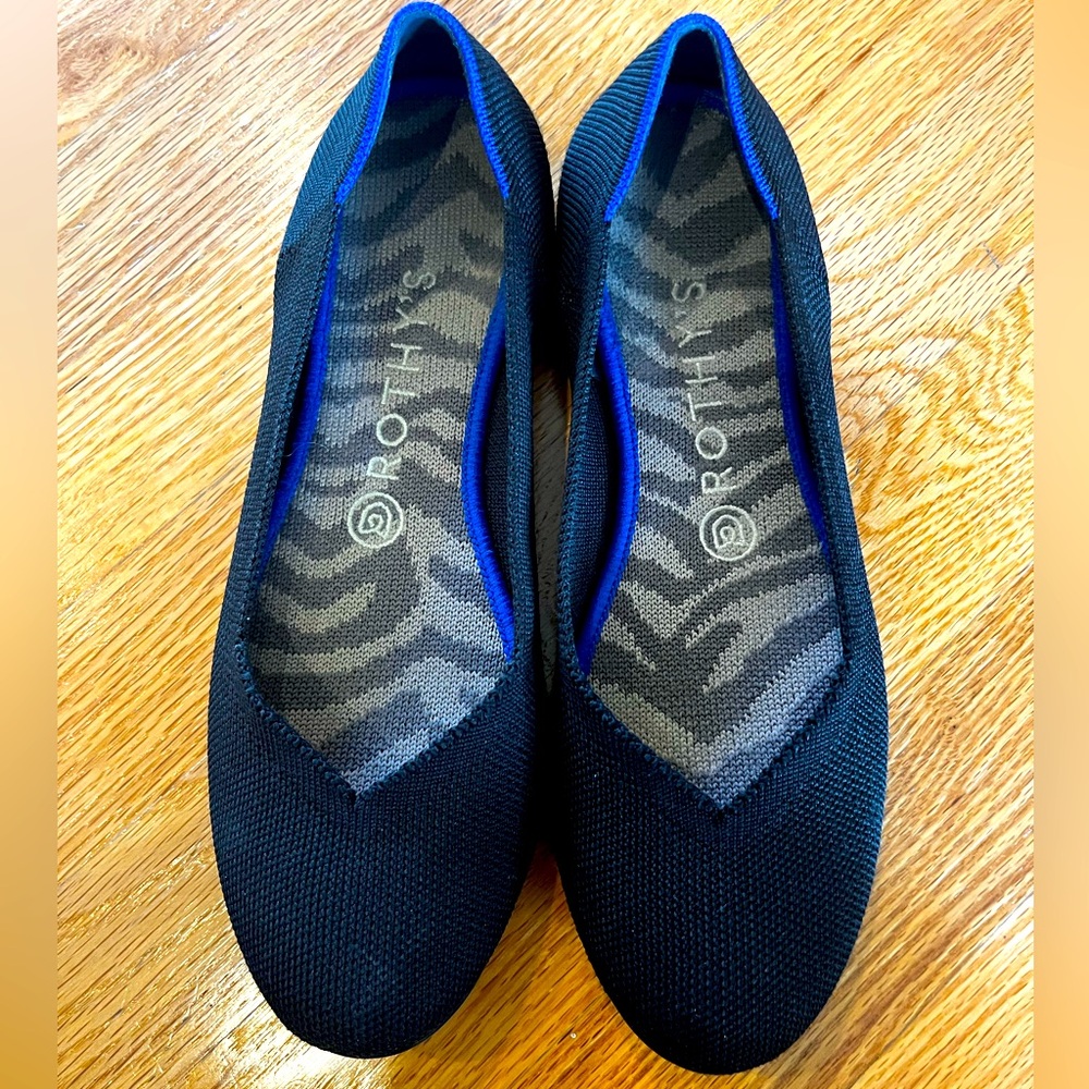Classic Black Rothy’s Flats Size 8